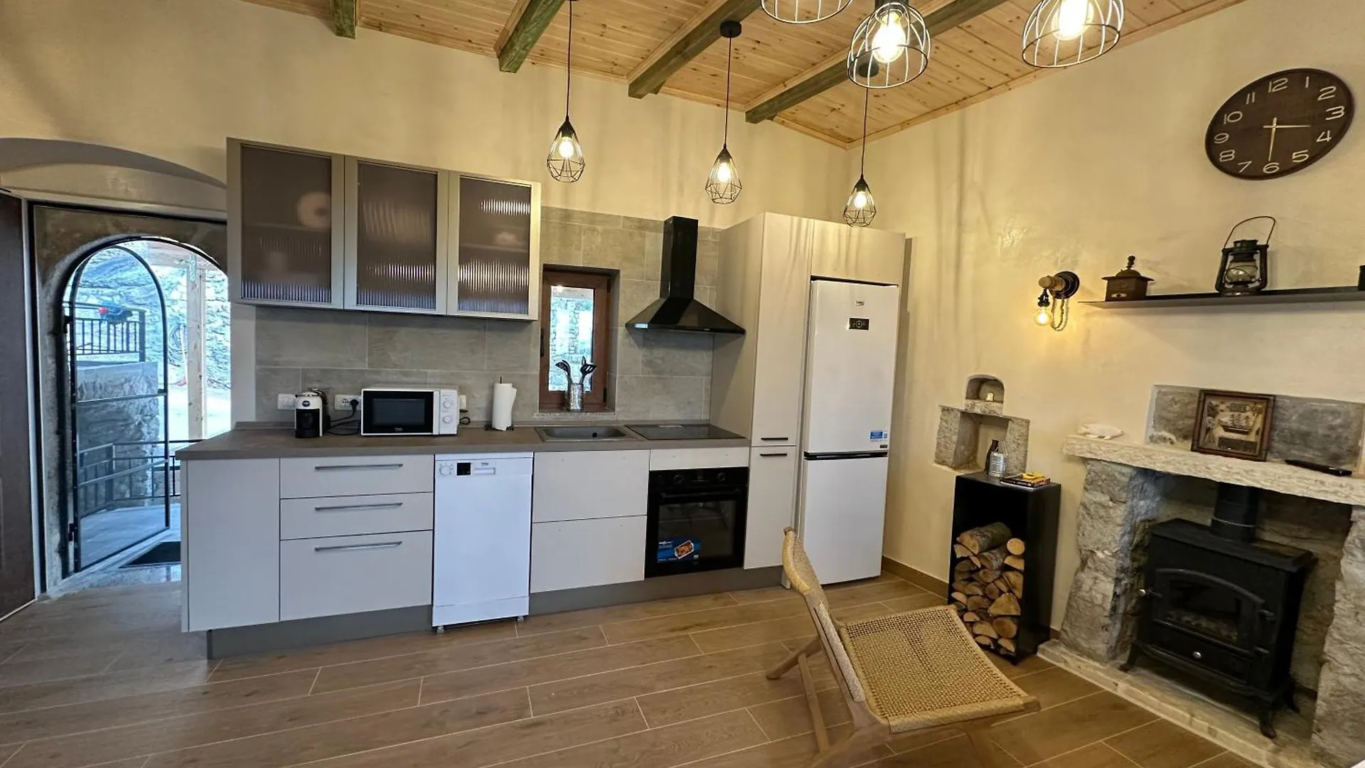 Ana & Angelo House Vuno Himare Villa